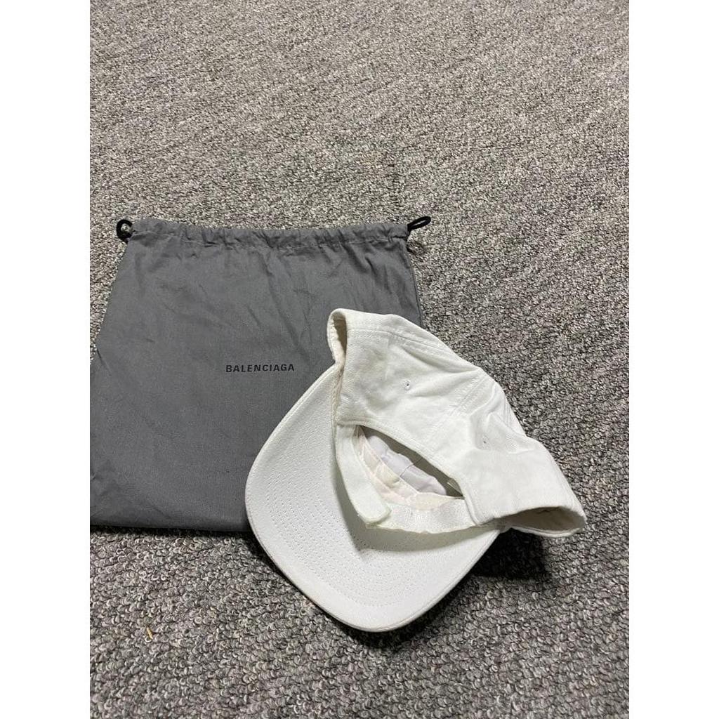 Б/у Бейсболка BALENCIAGA с сумкой для хранения