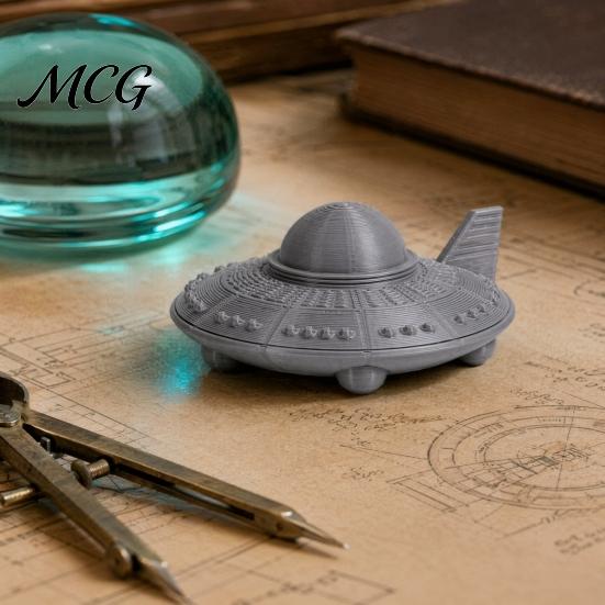 3D Printed Space Model UFO Figurine, Sci-Fi Spacecraft Decor, One-Piece Craft with Clear Science Fiction Collectible Gift Texture, Mini Ornament