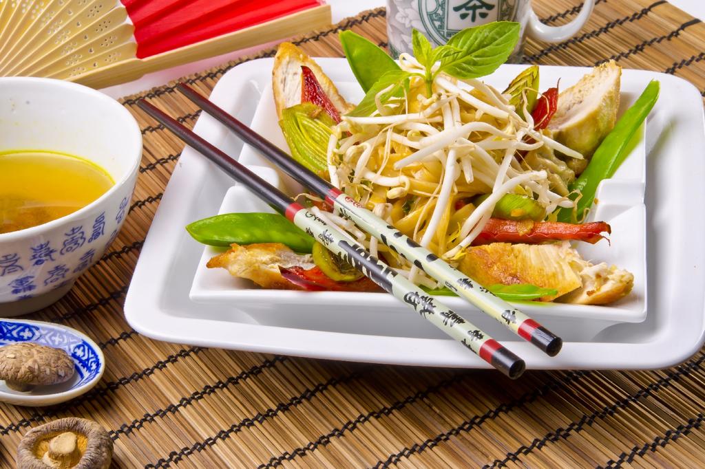 SAFLAX Garden in the Bag - Органический - Базилик тайский - 250 семян - С субстратом в подходящем стоячем пакете - Ocimum basilicum