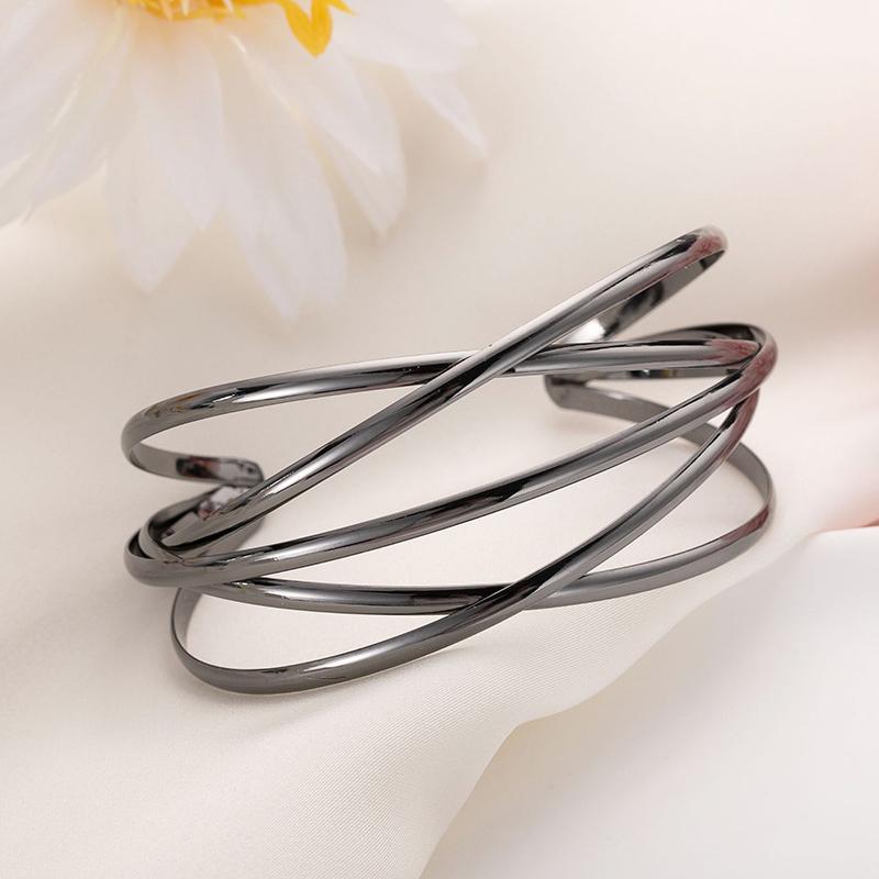 Punk Fashion Metal Cuff Bangles for Women Retro Personality Exaggerated Hollow Out Geometric Bangles Party Jewelry Wholesale