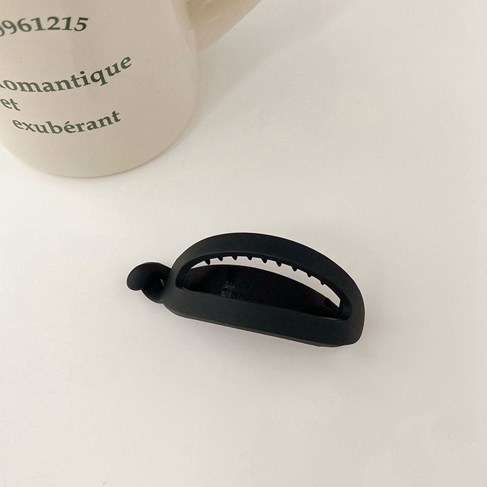 Fashion Accessories Oval Shape Hollow Hair Accessories Simple Hair Claw Resin Frosted Banana Clip