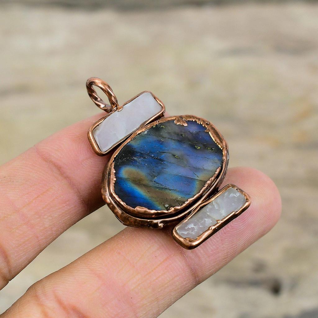 Кулон из грубого лабрадорита, гальванопластический медный кулон, перламутровый кулон, гальванопластическое ювелирное изделие ручной работы, подарок для мамы, драгоценный камень, кулон