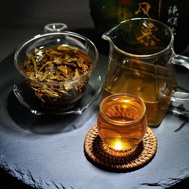 Scrape Wind Walled Пуэр Сырой чай Иу Чайный район Seven Son Cake Чай 357 г Торт