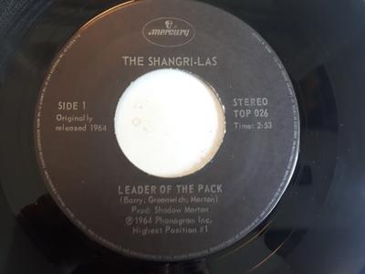 7-дюймовая пластинка SHANGRI-LAS - Leader Of The Pack TOP026 MERCURY Канада Рок Б/у