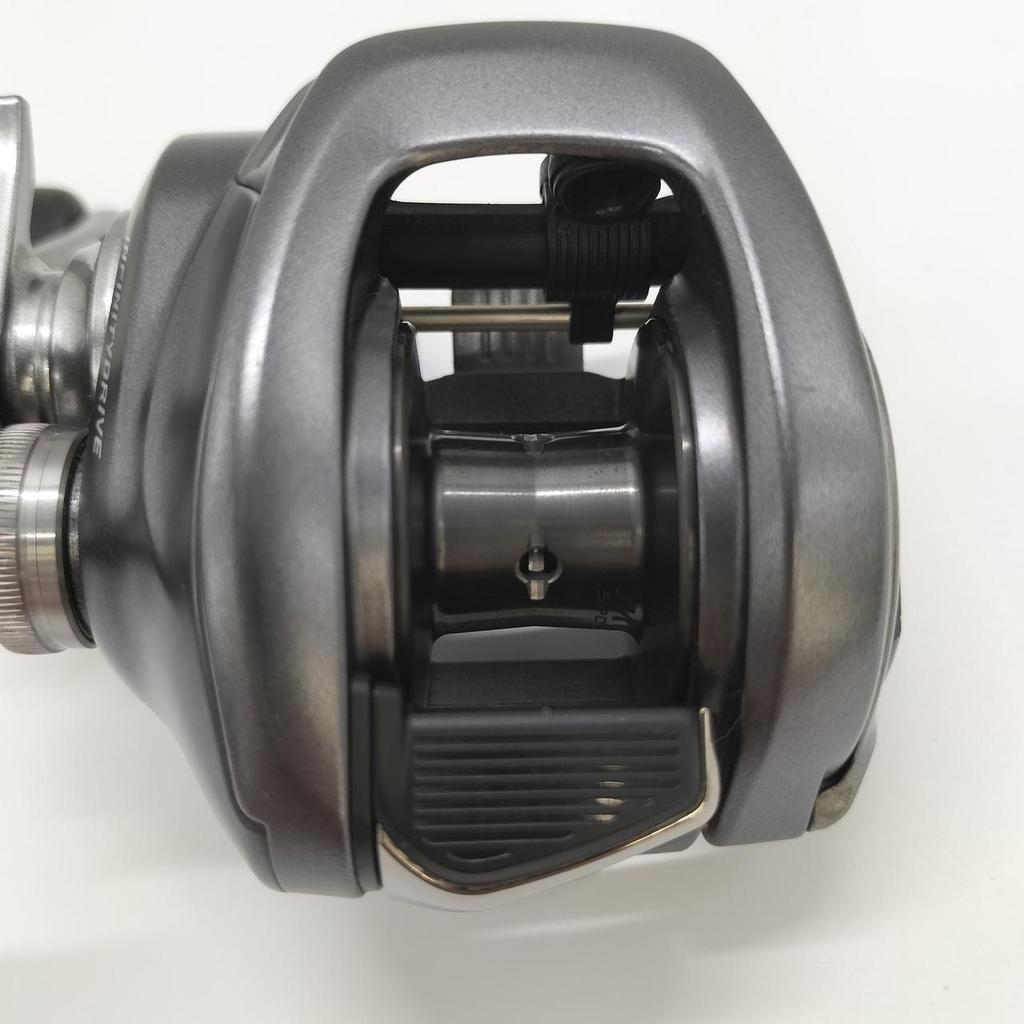 Used SHIMANO BANTAM HG bait reel