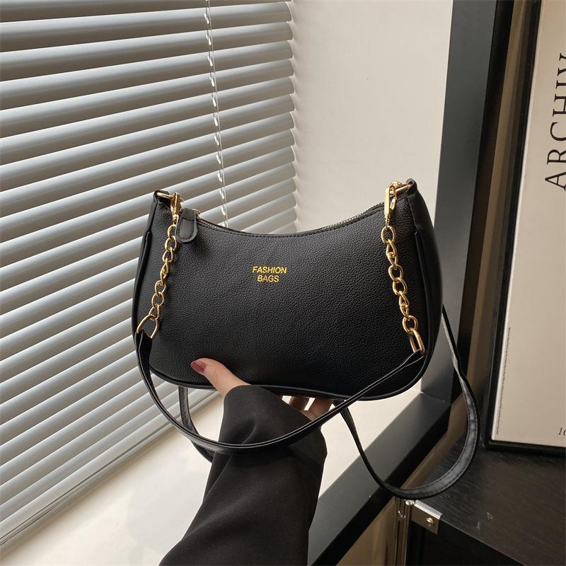 Сумка подмышку женская новая модная трендовая на плечо текстурная женская весенняя с узором личи рабочая маленькая сумка