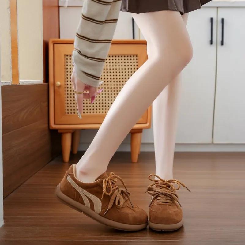 Модные кроссовки Plus Size 40 от дизайнера 2024 года для женщин, замшевые модные туфли с широким носком на шнуровке, повседневные, для ходьбы, удобные, для тенниса