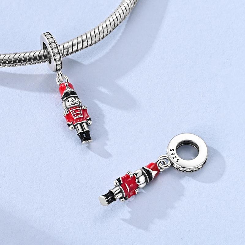 New Charms 925 Silver Royal British Soldier Pendant Dangle Fit Bracelet DIY Women Jewelry Making