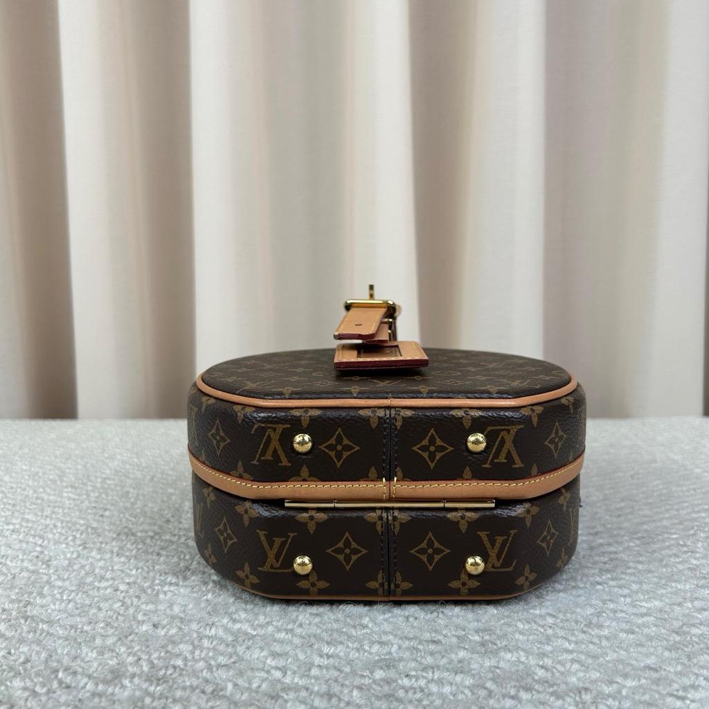 [Б/У] Маленькая Шляпная Коробка Monogram Canvas Кожаная Сумка на Плечо Средняя - Очень Хорошее Состояние #1PWMWUP