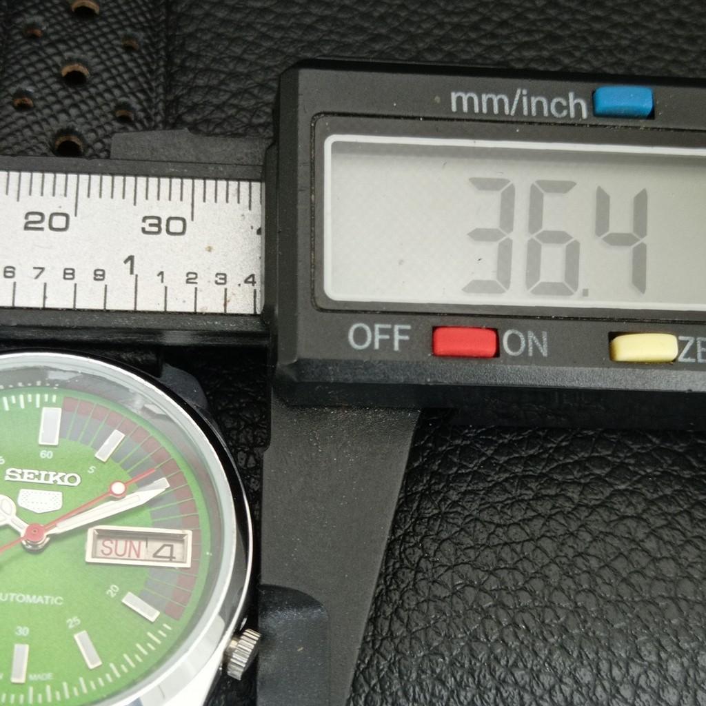 ЯПОНСКИЕ ВИНТАЖНЫЕ ОТРЕМОНТИРОВАННЫЕ АВТОМАТИЧЕСКИЕ МУЖСКИЕ ЧАСЫ SEIKO 5 С ЗЕЛЕНЫМ ЦИФЕРБЛАТОМ a446688-1