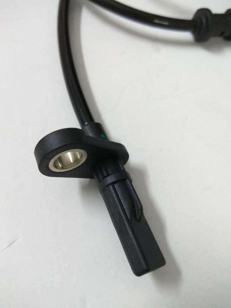 Датчик скорости колеса ABS Mercedes-Benz W246