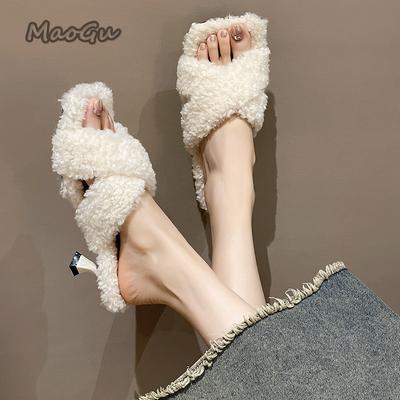 Модные плюшевые бархатные туфли-шлепанцы на высоком каблуке для женской уличной носки 2025 Осень Новая коллекция Модные босоножки с квадратным носком Черные Бежевые35-39