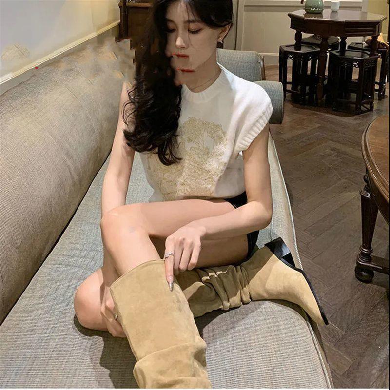 2025 рыцарские сапоги женские ретро замшевые толстые каблуки остроносые высокие сапоги однотонные плиссированные ворсовые сапоги в европейском и американском стиле обувь