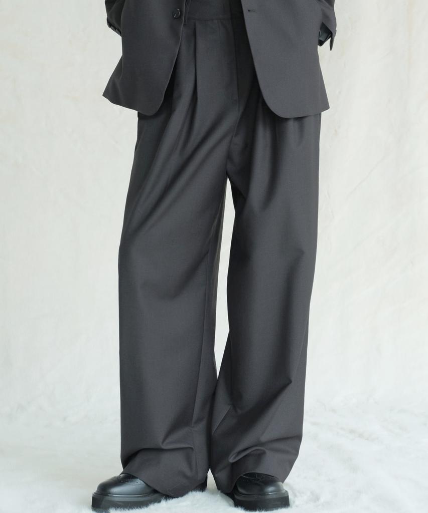 AVANDRESS Two-Tuck Slacks 101 Olive