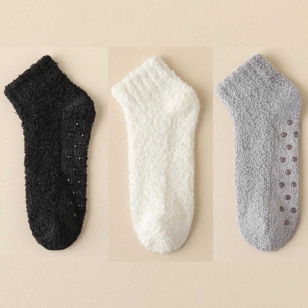 Женские утолщенные плюшевые носки Теплые зимние Мягкие кораллового велюра Силиконовые точки Нескользящие Короткие носки Домашние Защищающие от холода Термальные носки для пола