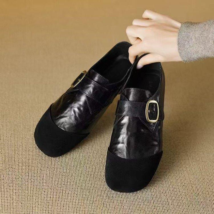 Французские ретро туфли на плоской подошве из маленькой кожи женские 2025 новые на низком каблуке из мягкой кожи внешнеторговые ретро удобные женские туфли