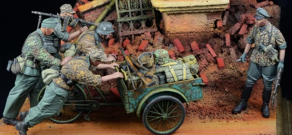 Miniatures Scale WW2 German with Carrier Set 1 Resin Kit DD35277 D-Day 1/35 Hurry, Hurry! Waffen-SS Soldier/Tricycle (5 Figures, Bike) (Person)