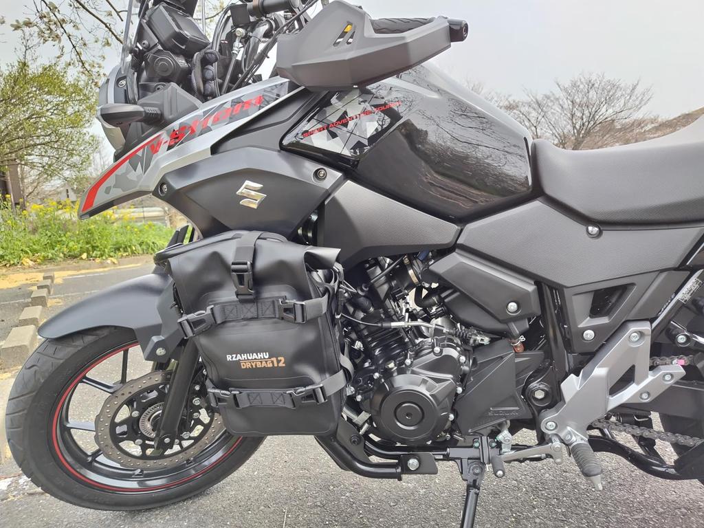 Set of 2 Motorcycle Frame Crash Bar 4L Waterproof Motorbike Saddle Pannier Bumper Repair Tool Placement Bags with Multiple Mounting for and School