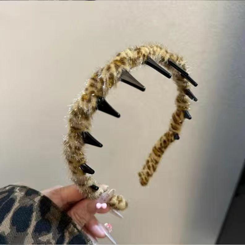 Retro Leopard Print Plush Headband - Non-Slip, Korean Style for Women, Perfect for Autumn and Winter Face Washing