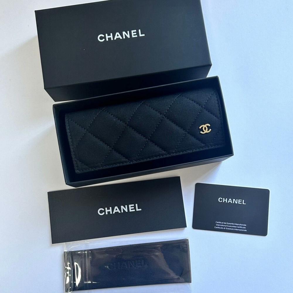 Chanel Черный Стеганый Тканевый Футляр для Очков