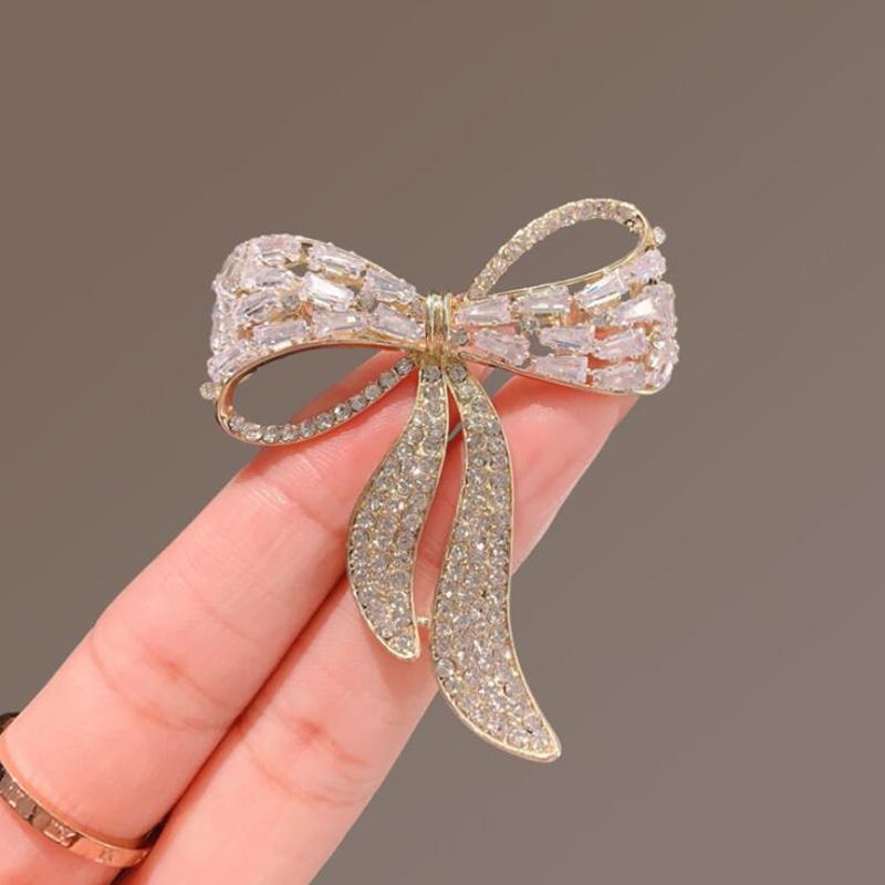 Bow Tie Rhinestone Brooch Female Simple Personality Pin Anti-Light Corsage