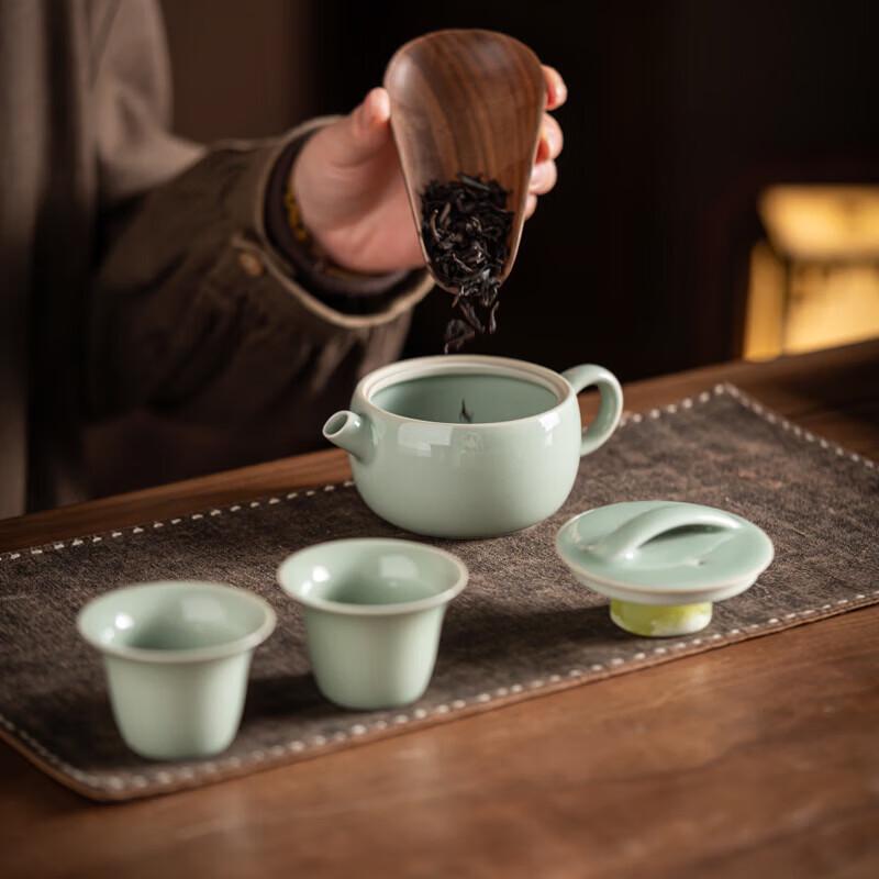 Подарочная коробка с керамическим чайным набором Hongyu Oriental