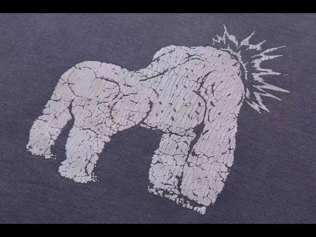 Толстовка Saint Michael XBAPE с потертостями Gorilla и принтом в виде трещин