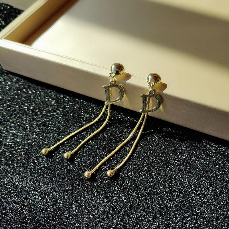 S911 silver needle long simple and fashionable stud earrings Korean character geometric letter earrings temperament elegant earrings