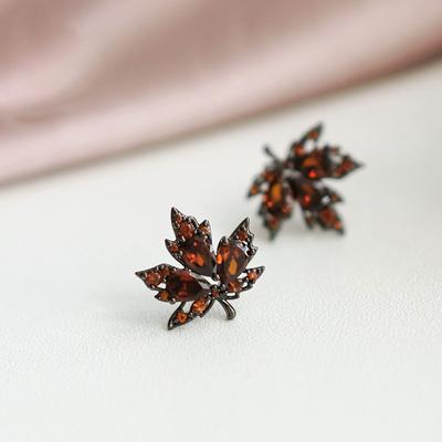 Серьги из стерлингового серебра 925 пробы, осенние серьги с кленовым листом в стиле ретро, ​​циркониевые темпераментные серьги, легкие серьги в роскошном стиле, серьги в стиле ретро, ​​серьги в стиле INS