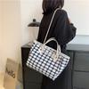 Large-capacity Bag Women's 2025 Autumn New Shoulder Armpit Bag Simple Plaid Casual Tote Women's Bag
