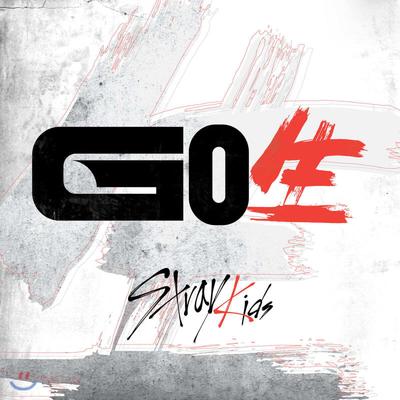 Stray Kids 1-й альбом - GOborn [Обычное издание] (Отправляется случайным образом из 3 типов)