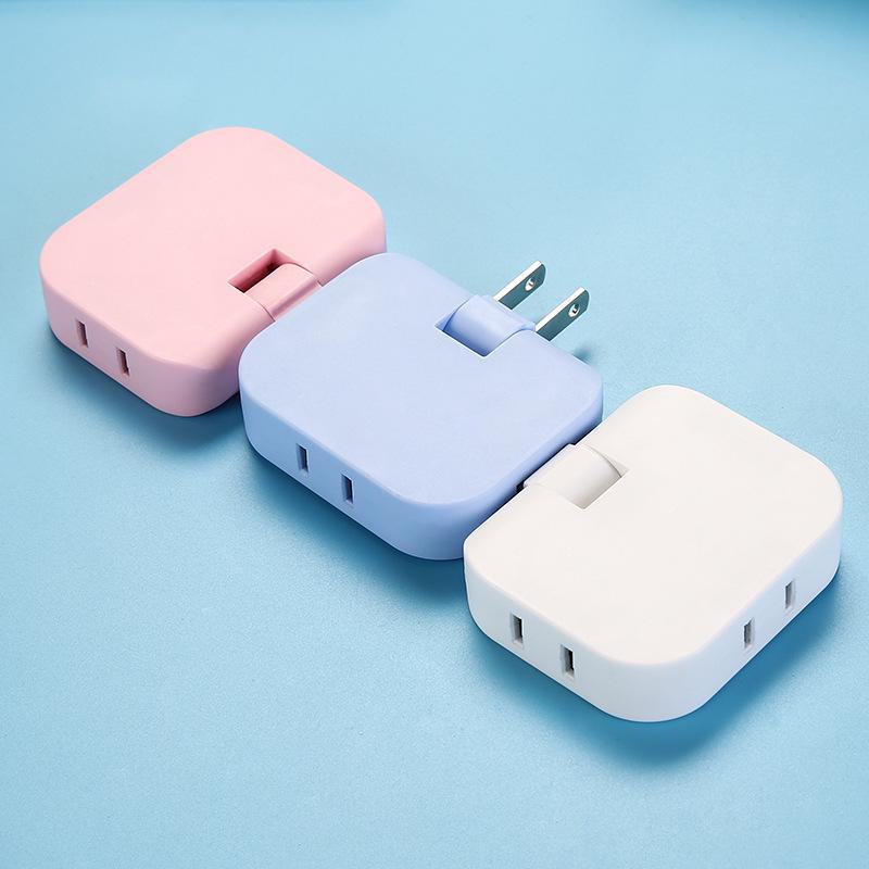 Вращающийся на 180° двухконтактный разъем-конвертер: Преобразует одну розетку в три с помощью конструкции с двумя головками