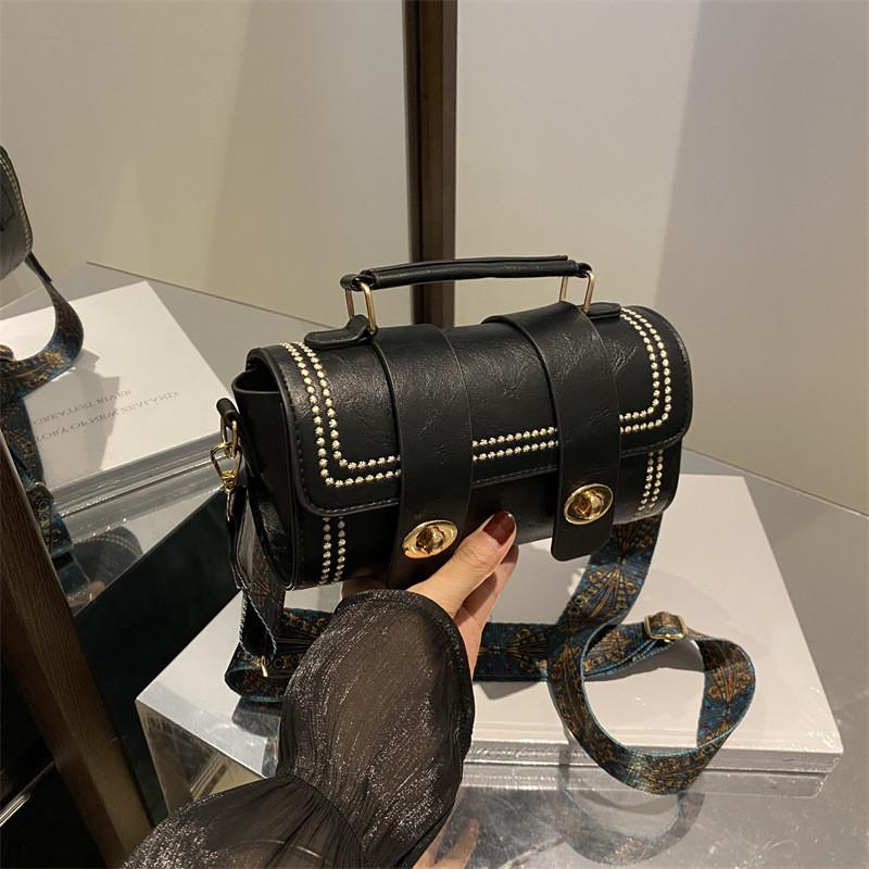 Маленькая прямоугольная сумка из полиуретана для женщин с застежкой-замком и карманом для смартфона для повседневного использования