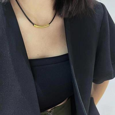 Модное колье-чокер в стиле Douyin из монограммной кожи для женщин - Шикарный чокер на ключицу в холодном стиле