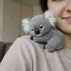 Милая плюшевая игрушка Коала Эмоциональная поддержка Имитирует естественные движения Мягкая набивная кукла Эмоциональное исцеление Подарок для вечеринки
