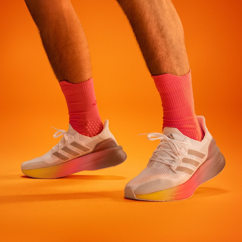 Adidas ULTRABOOST 5 Обувь Белая обувь и обувь Спортивная обувь МУЖСКАЯ Беговая обувь Ultra Boost ID8810 Белая/Glory Grey/Lucid Pink