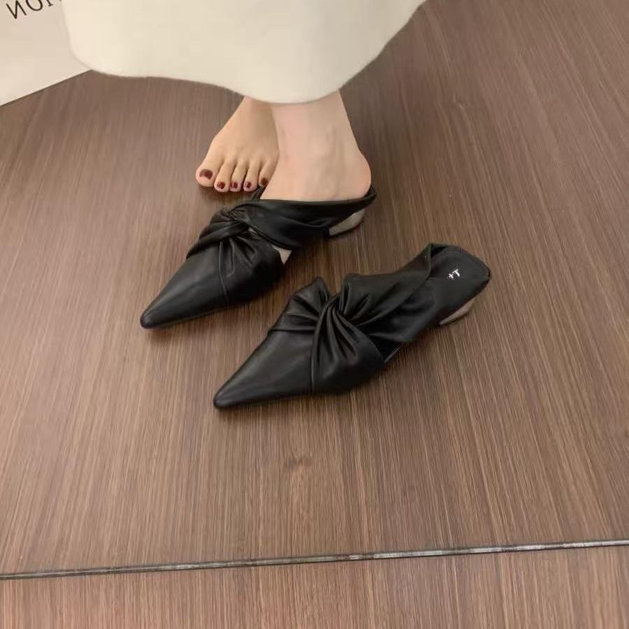 2025 Pointed French Pleated Hollow Flat-soled Women's Shoes Commuter Cross Kink Temperament Shallow Mouth Half Drag Giant Soft Light Luxury