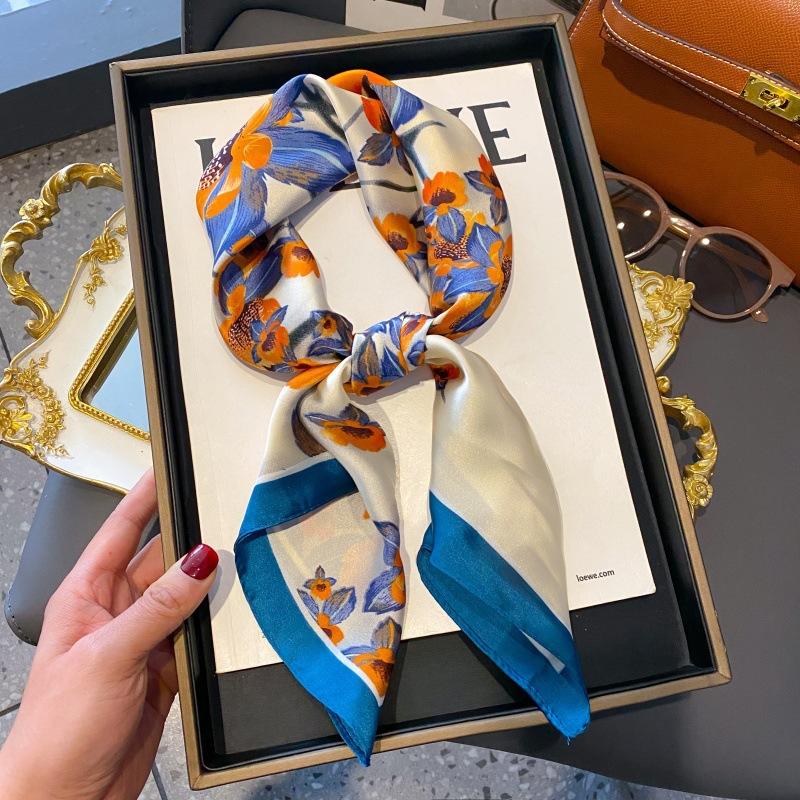 New silk scarf women's fashion versatile high-end small square scarf Korean version neck protection scarf spring and autumn retro scarf tied bag