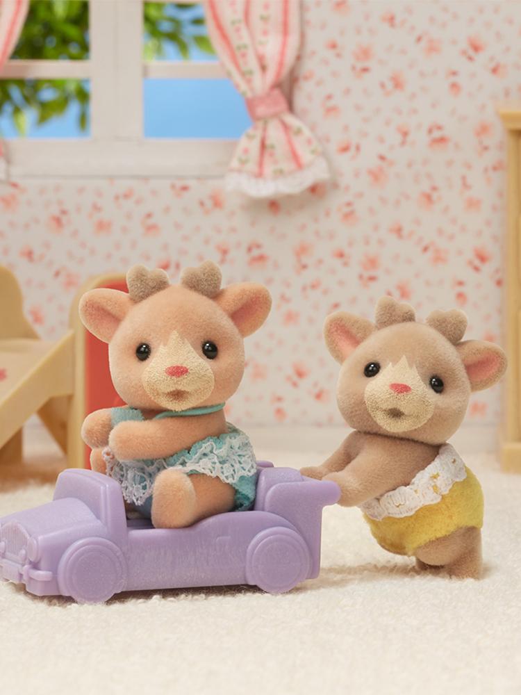 Sylvanian Families 5693 Reindeer Twins Figure Set