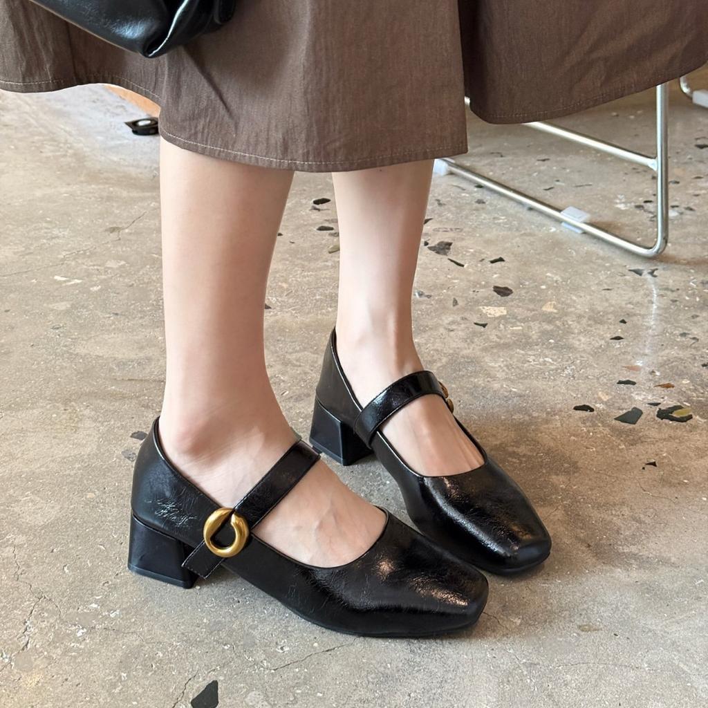 Vintage Mary Jane Small Leather Shoes Women's 2025 Women's Autumn New Versatile Single Shoes Thick Heel Square Head Velcro High Heels
