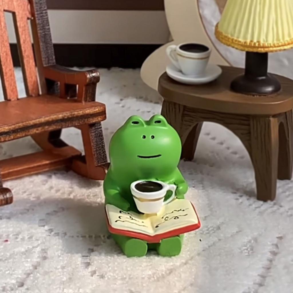 Coffee Frog with Rocking Chair Resin Figurine Miniature Desk Decors Ornament For Home Office Garden Landscape Decoration
