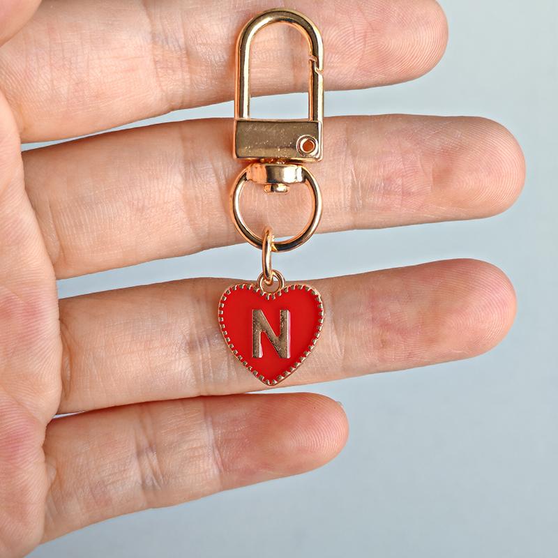 1PC Heart Shaped Gift 26 English Letters Design DIY Keychain Marker Love Keychain Creativity Lobster Buckle Red Metal Party