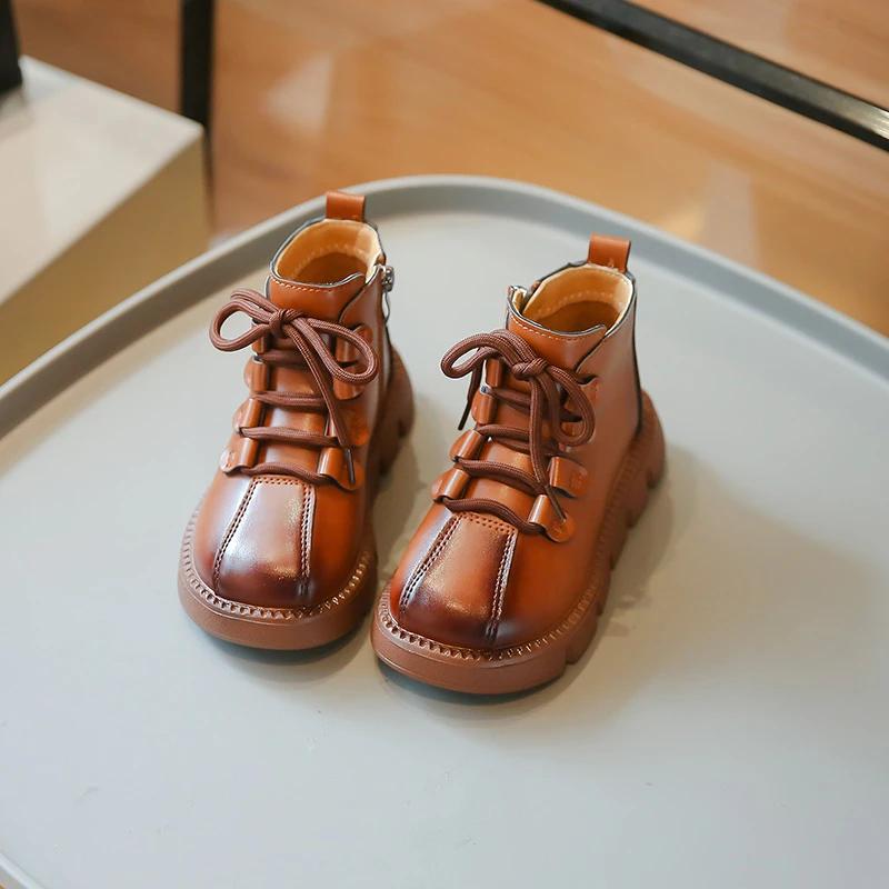 2024 Детские короткие ботинки для девочек Осень Зима Новая мода Британский стиль Мягкая подошва Противоскользящие Универсальные кожаные туфли