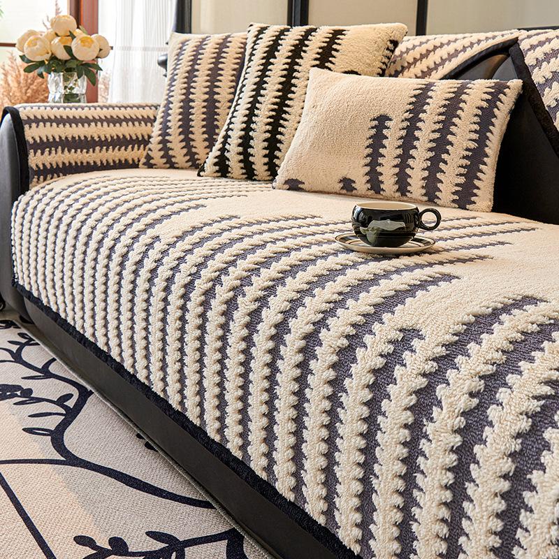 Плюшевая подушка для дивана Новая нескользящая утолщенная подушка для сиденья Легкая роскошь Высокий класс Зимний чехол Ткань Одеяло Тепловой чехол