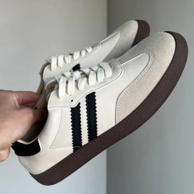 Модные женские кроссовки из натуральной кожи с круглым носком, на плоской подошве, смешанных цветов, с прошивкой, женские модные туфли на шнуровке, весна-осень, серые, белые2025 новые