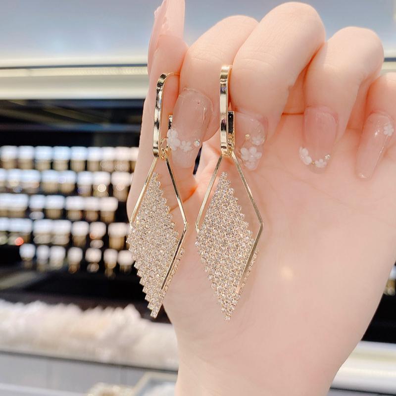 Hot Selling Light Luxury High-end Temperament Geometric Diamond Earrings, Internet Famous Personality Exaggerated and Atmospheric Earrings