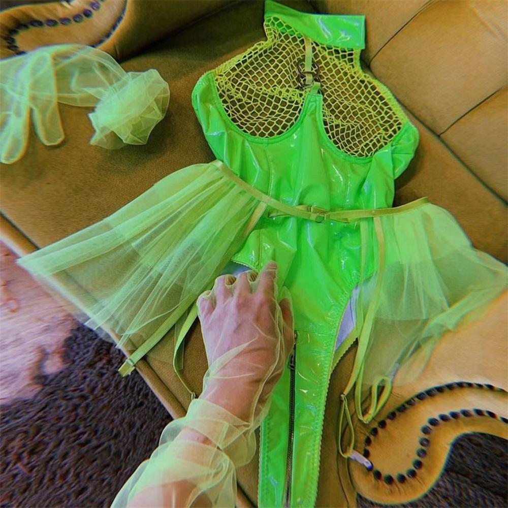 Aduloty Женское нижнее белье, сексуальное, из искусственной кожи, из лакированной кожи, в сетку, с шеей, пончо, юбка с подвязками, боди, одежда, перспективный комплект нижнего белья
