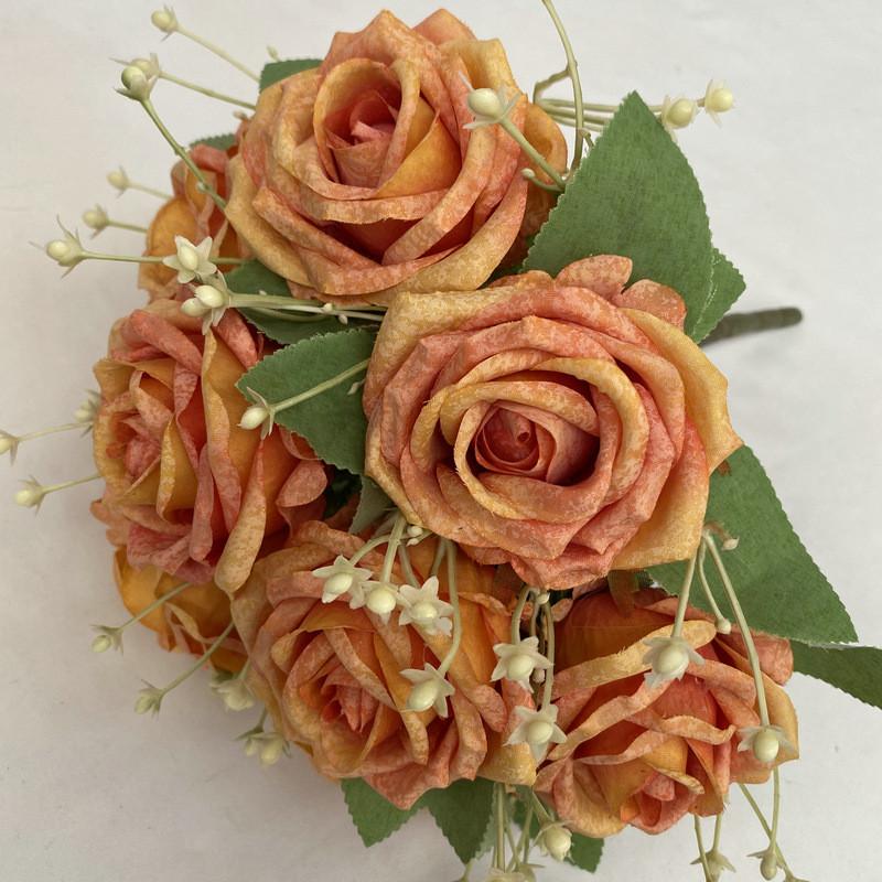 Искусственная композиция с розами в вазе для свадебной фотосъемки и оформления мероприятий