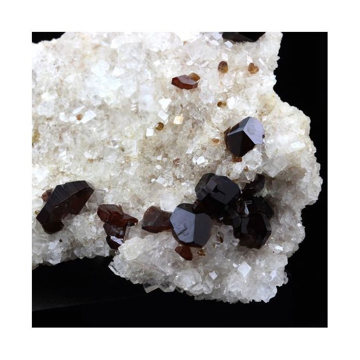 Pierres et Minéraux. Uvite, Magnesite. 677.5 ct. Brumado, Bahia, Brésil.