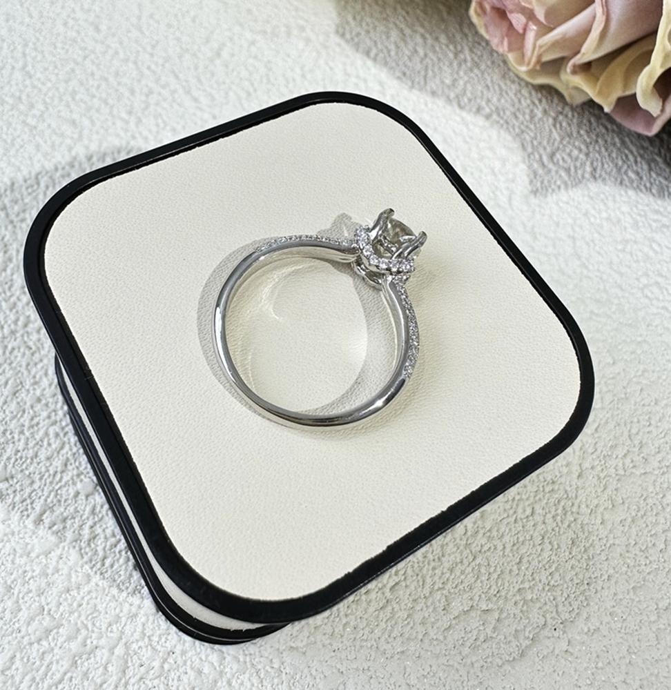 Vinregem 100% 925 Sterling Silver 3EX VVS1 D Color Round Cut 6 MM 0.8CT Real Moissanite Diamonds Women Ring Wedding Engagement Fine Jewelry Gifts